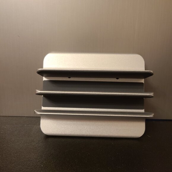 OMOTON ADJUSTABLE DOUBLE VERTICAL LAPTOP STAND- SILVER ALUMINUM DOCK - Picture 8 of 12